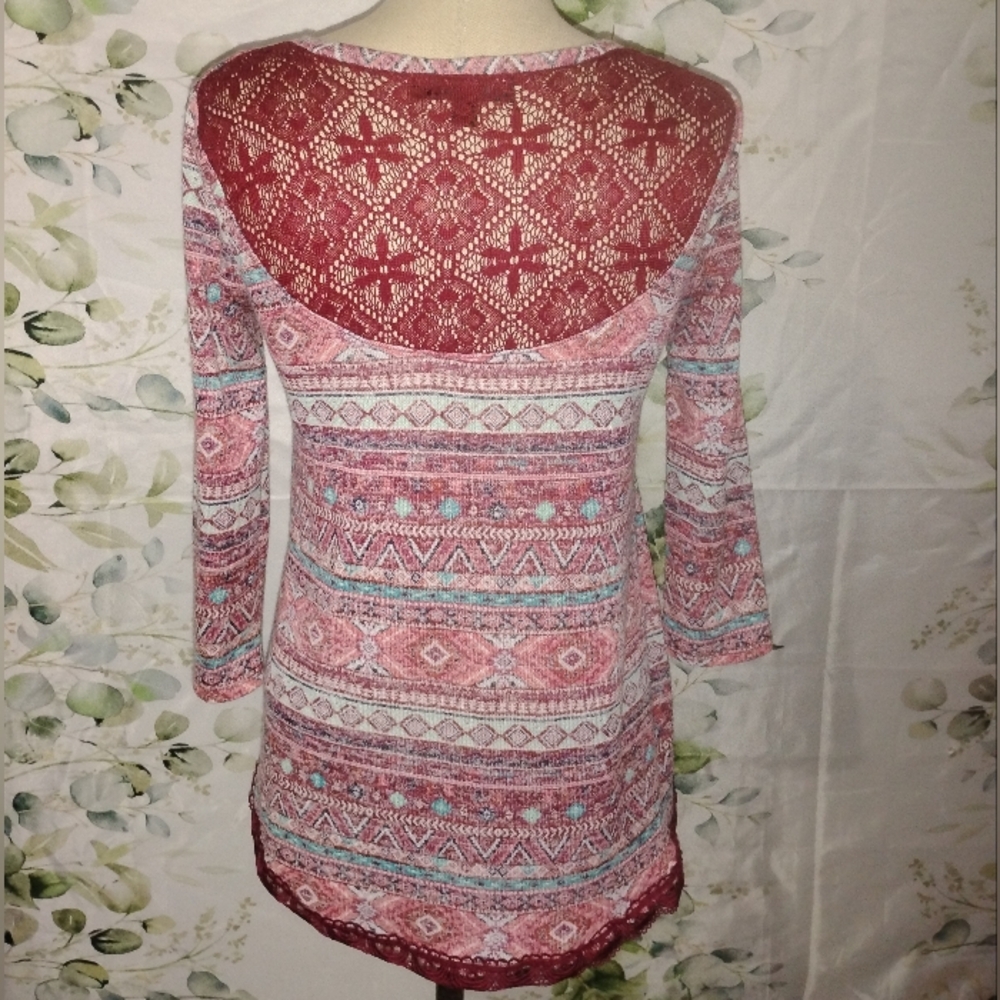 5For$12 Geometric Lace Top